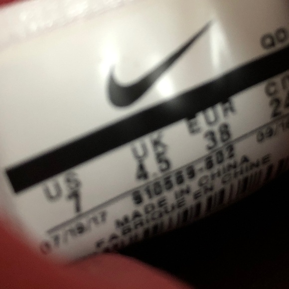 Nike red sneakers size:7 comfy casual women - Picture 3 of 5
